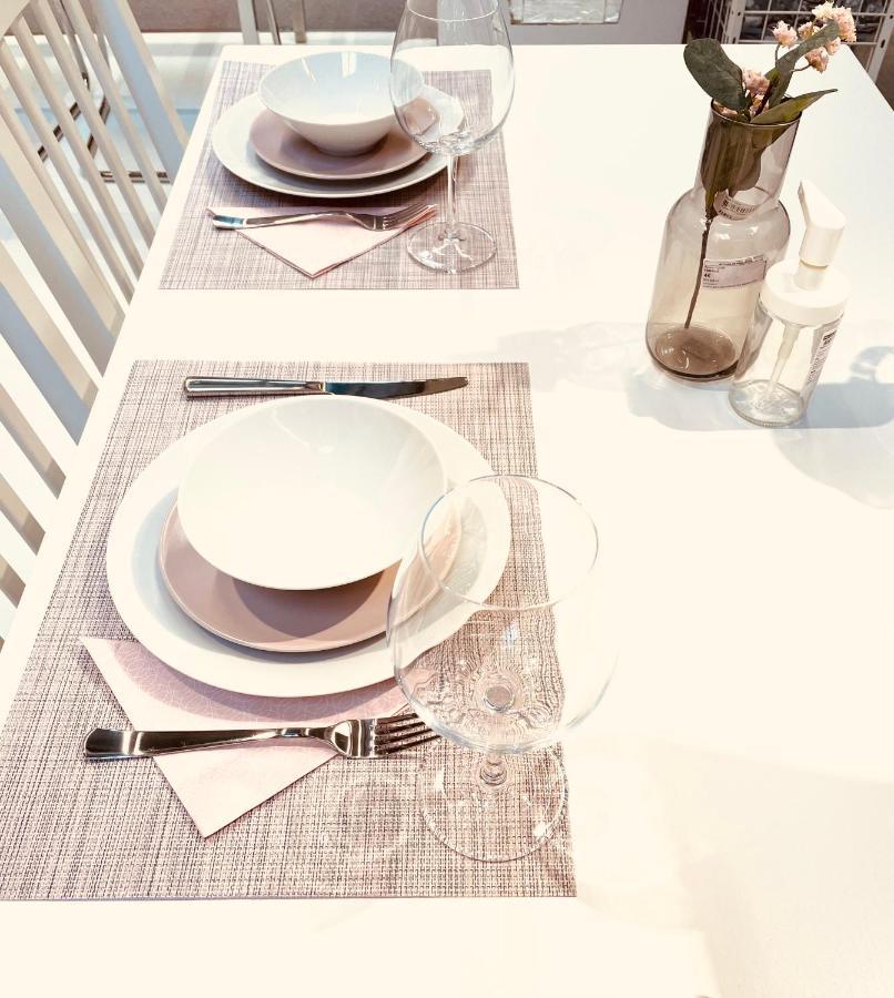 Exclusive New Apartment เบนัลมาเดนา ภายนอก รูปภาพ